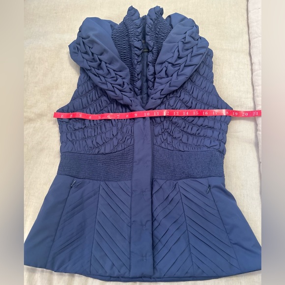 💙Elie Tahari Blue Puffer Vest Medium💙 - Picture 5 of 10